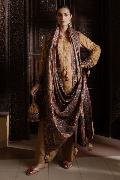 Picture of Azeefa